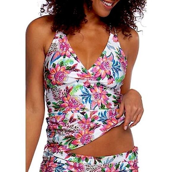 New. La Blanca floral Tankini set. Normally $189
8-top/10-bottom - Picture 3 of 15